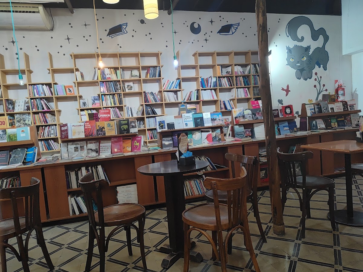 Rayuela Libros & Café