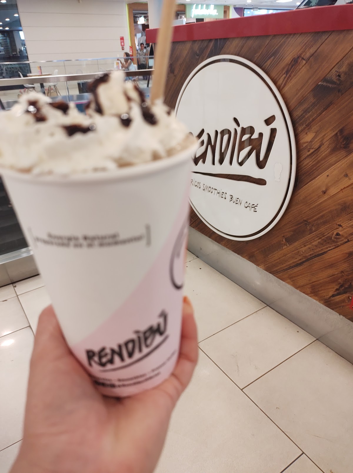 Rendibú Mall Parque Arauco Cafetería y Smoothies (Batidos)