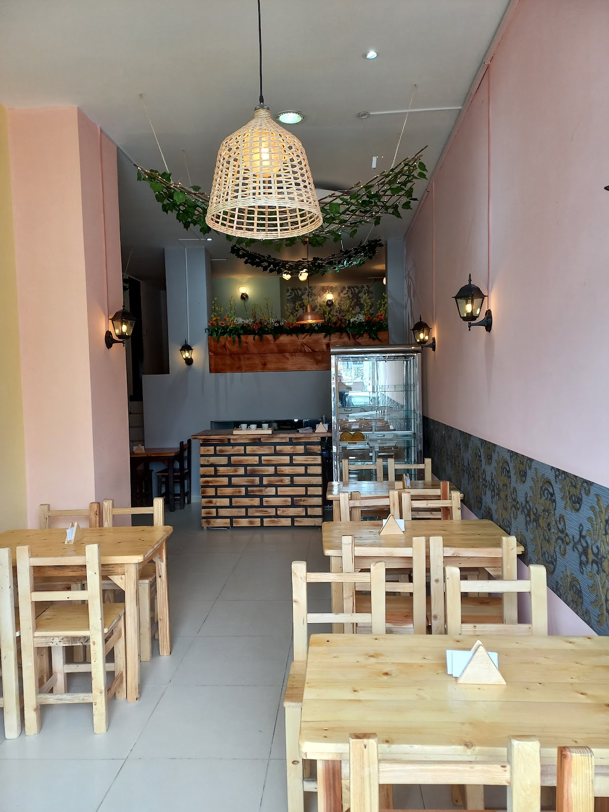 Sabores Café & Onces