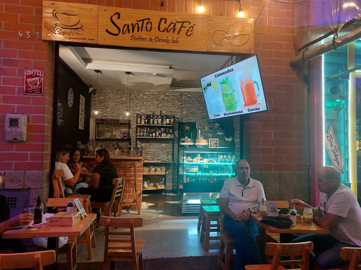 Santo Café. Cafe Bar & Coffee Lounge