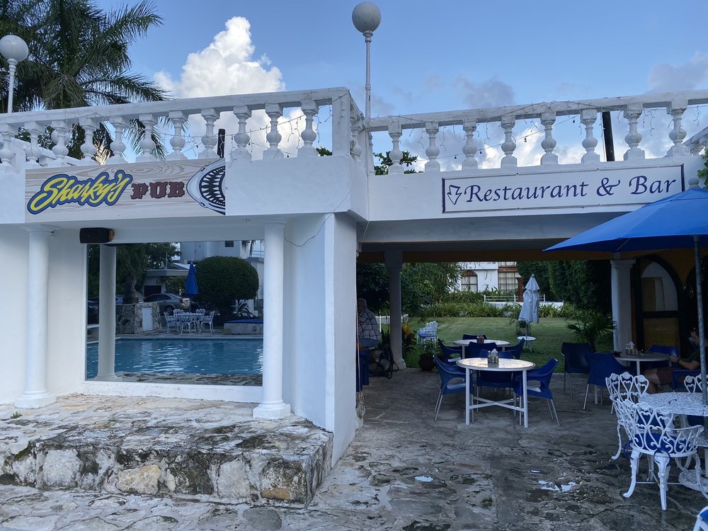 Sharky’s Pub
