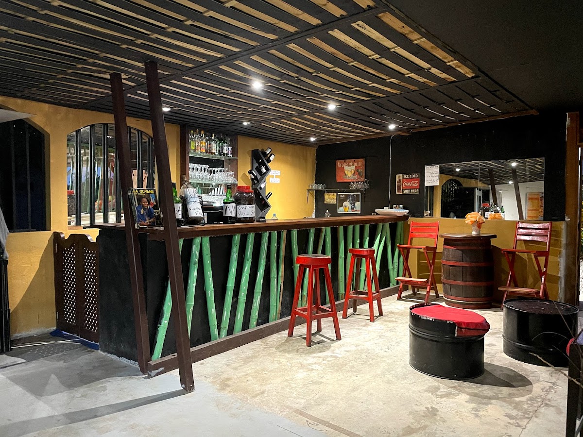 Stories Bar
