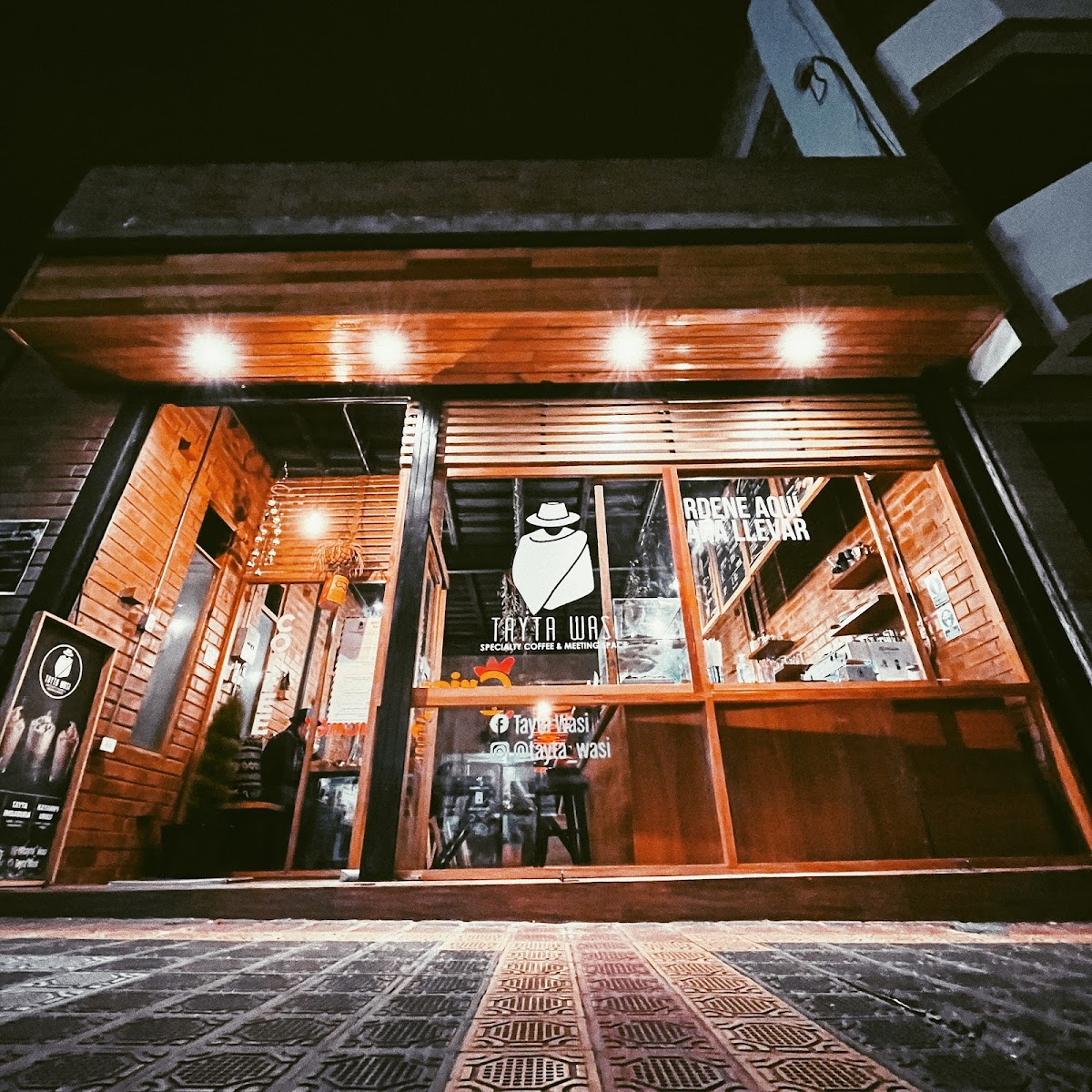 TAYTA WASI (Specialty Coffee & Meeting Space)