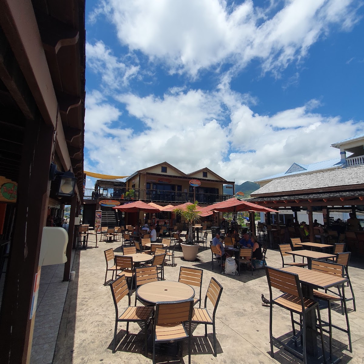 The Yacht Club Company Cafe