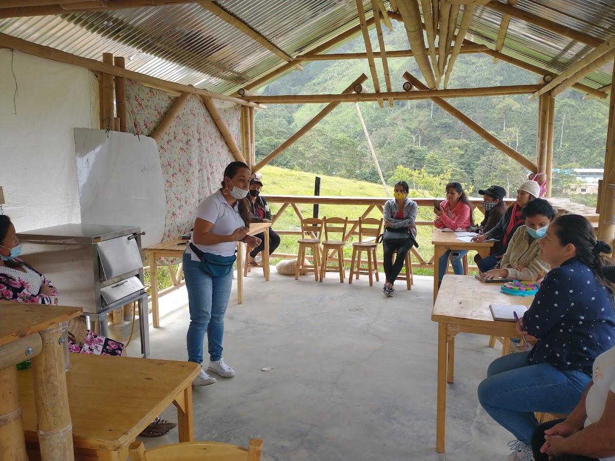 Tienda y tostadora ASMUER
