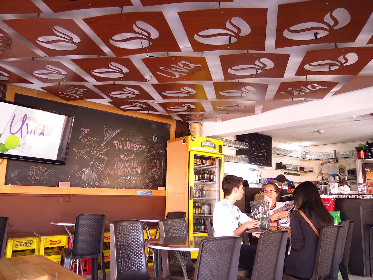 Uva Café Bar