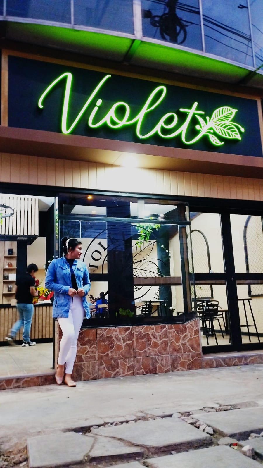 Violet Coffee & Frapps